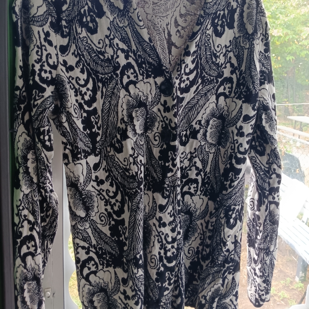 PAISLEY PATTERNED 2 BUTTON CARDIGAN  LARGE